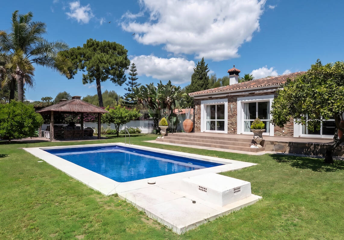Villa Méditerranéenne de charme à La Carolina Distance de marche de Marbella Club & la plage