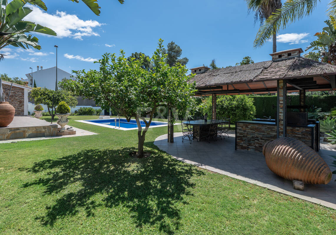 Villa Méditerranéenne de charme à La Carolina Distance de marche de Marbella Club & la plage