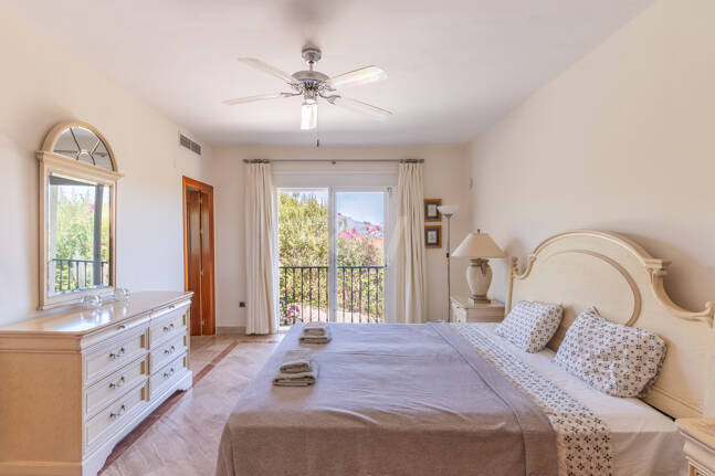 Villa till salu i Los Arqueros, Benahavis