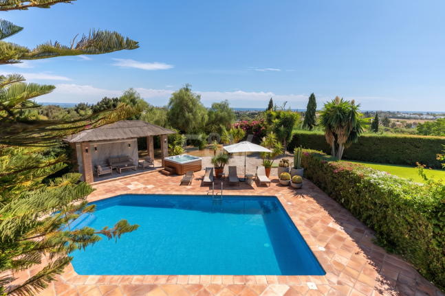 Villa till salu i Los Arqueros, Benahavis