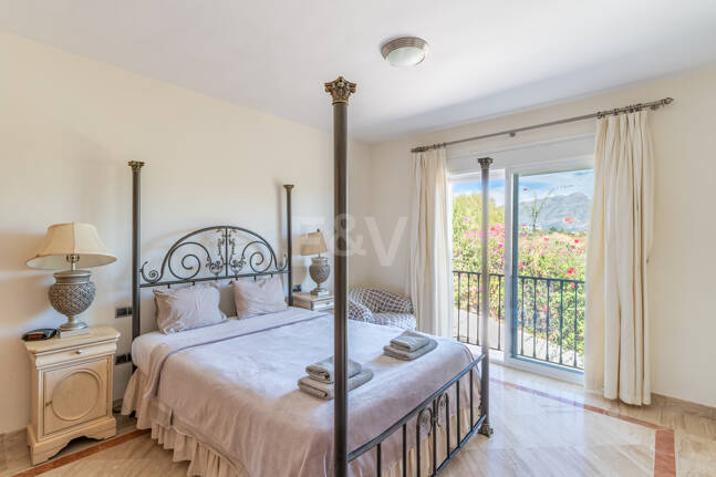 Villa till salu i Los Arqueros, Benahavis