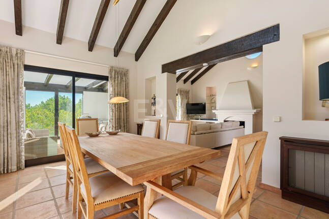 Villa till salu i Los Arqueros, Benahavis