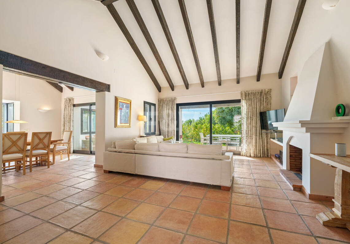 Magnificent Luxury Villa with Independent Guest House and Panoramic Sea Views