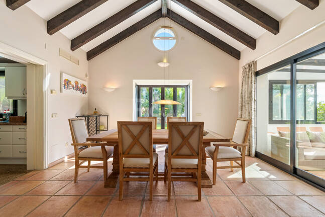 Villa till salu i Los Arqueros, Benahavis
