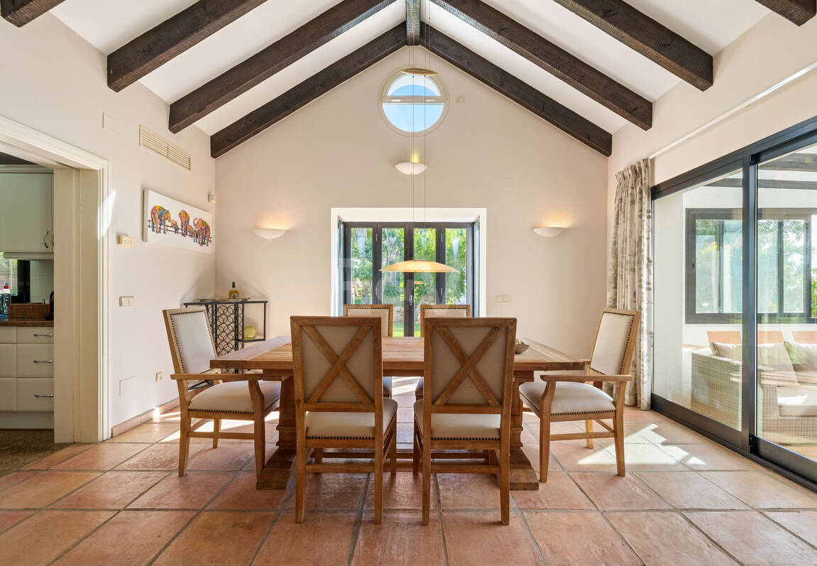 Villa till salu i Los Arqueros, Benahavis