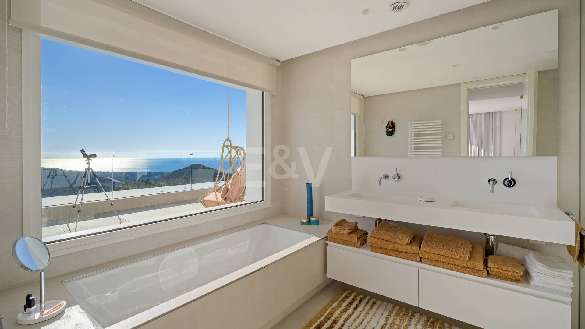 Atemberaubendes Duplex-Penthouse in Palo Alto mit Wintergarten und privatem Pool