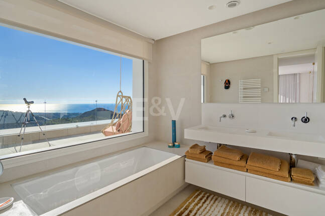 Atemberaubendes Duplex-Penthouse in Palo Alto mit Wintergarten und privatem Pool