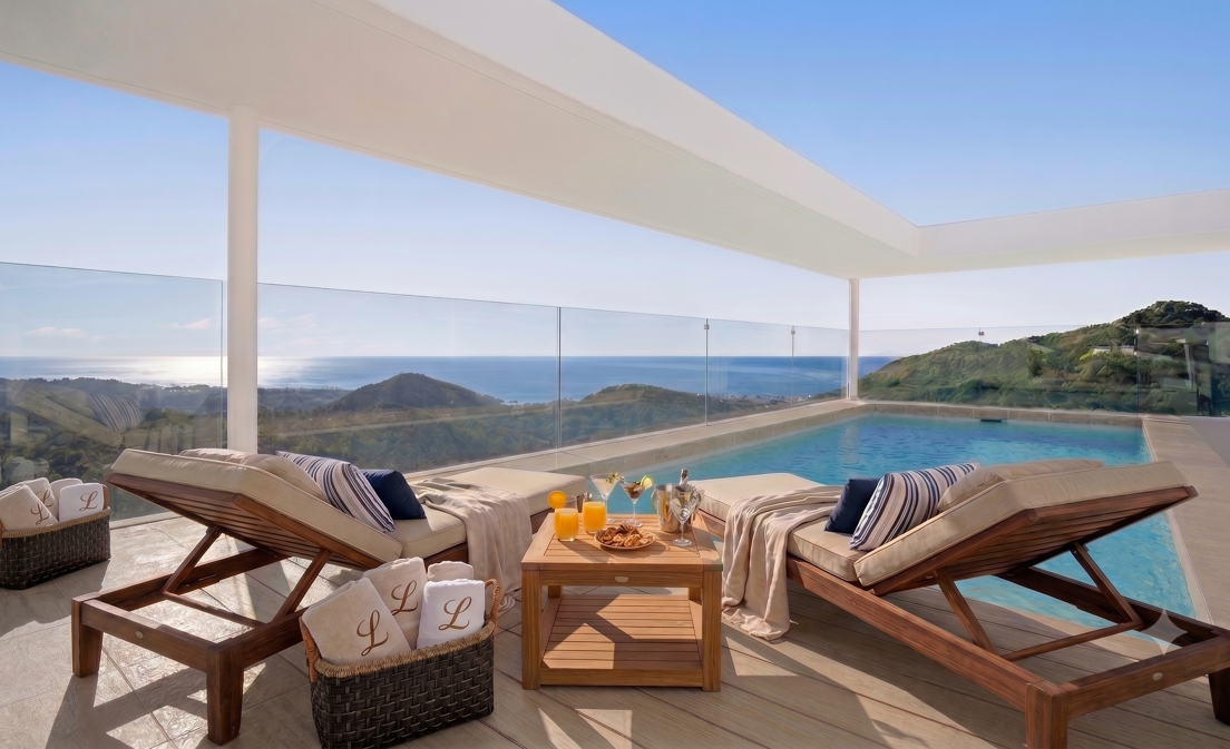 Stunning Palo Alto Duplex Penthouse with Solarium and Private Pool