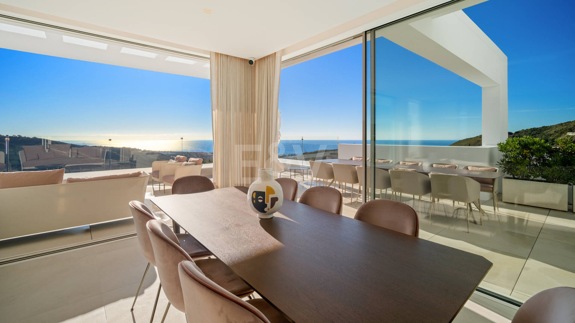 Atemberaubendes Duplex-Penthouse in Palo Alto mit Wintergarten und privatem Pool