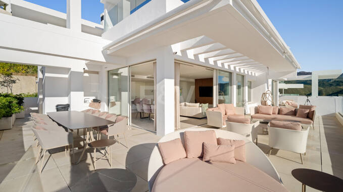 Impresionante ático dúplex en Palo Alto con solárium y piscina privada
