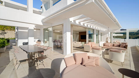Stunning Palo Alto Duplex Penthouse with Solarium and Private Pool