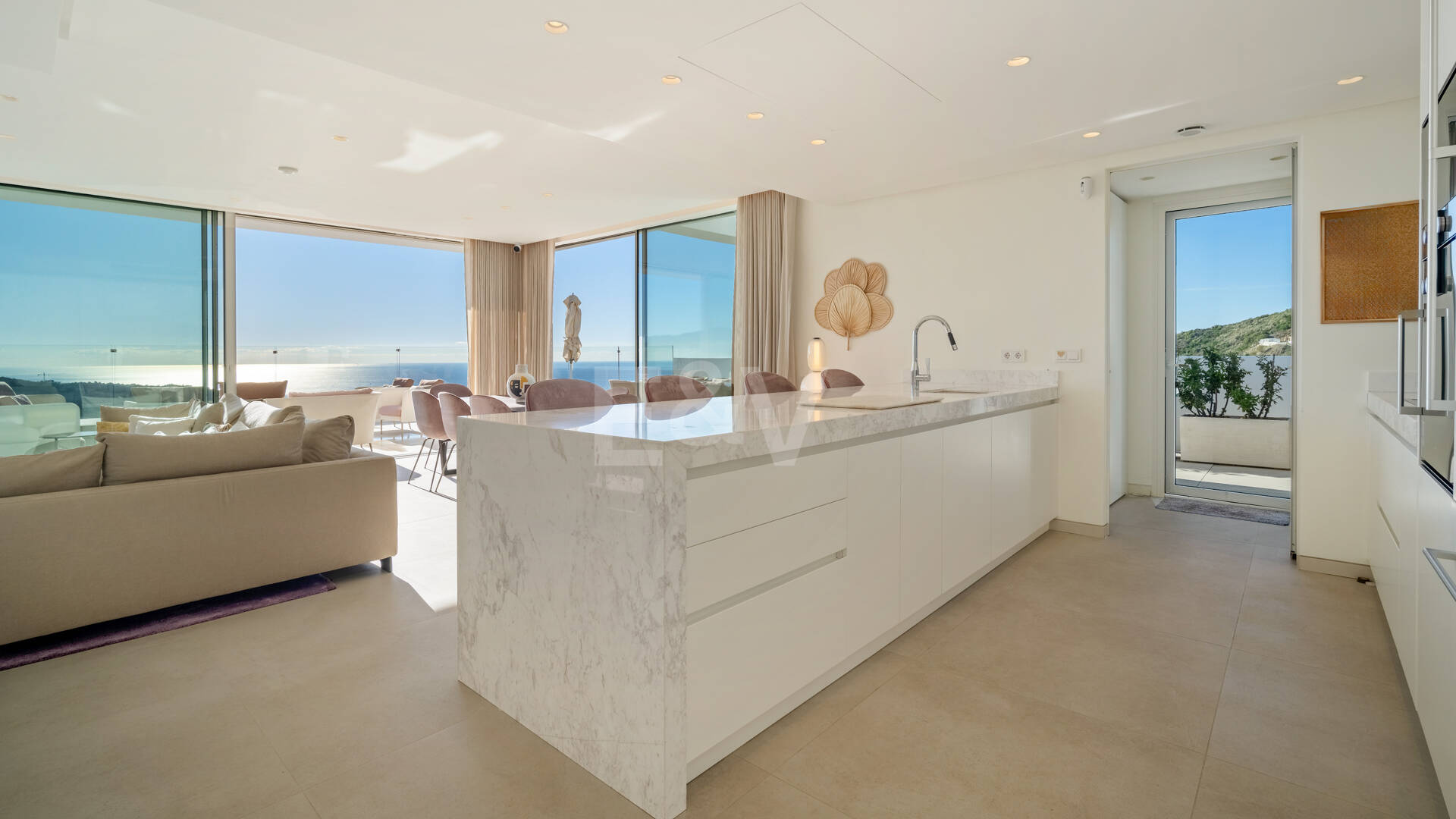 Atemberaubendes Duplex-Penthouse in Palo Alto mit Wintergarten und privatem Pool