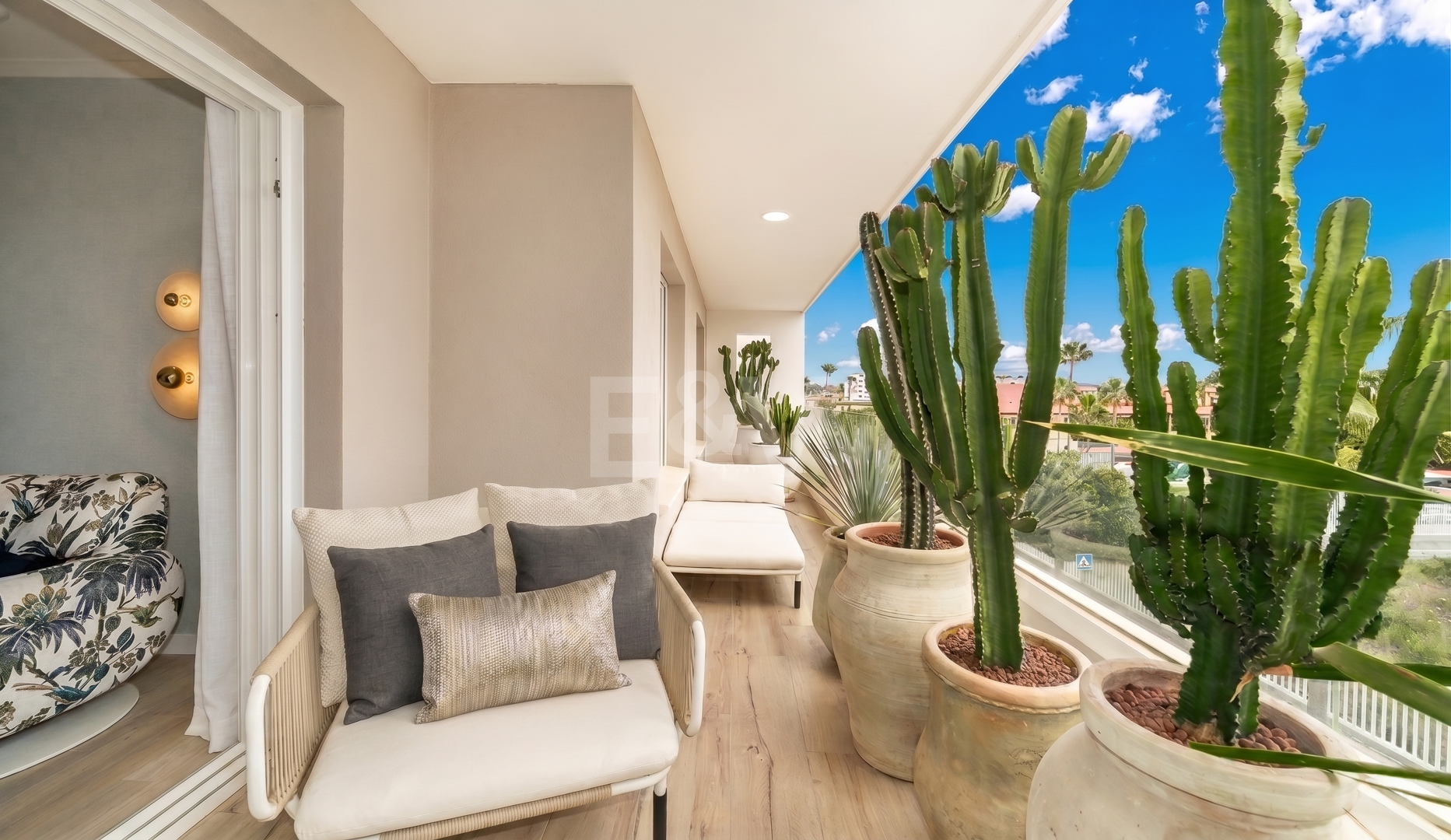 Südorientierte Wohnung mit Meerblick nahe Puerto Banús