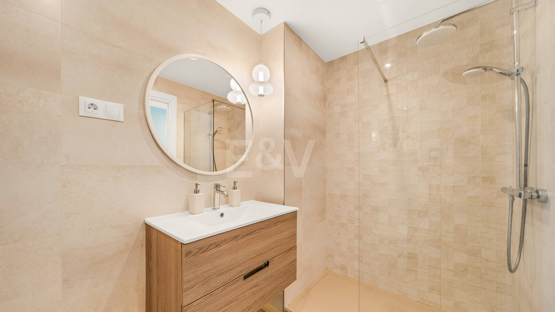 Südorientierte Wohnung mit Meerblick nahe Puerto Banús