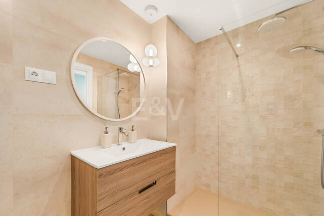 Südorientierte Wohnung mit Meerblick nahe Puerto Banús