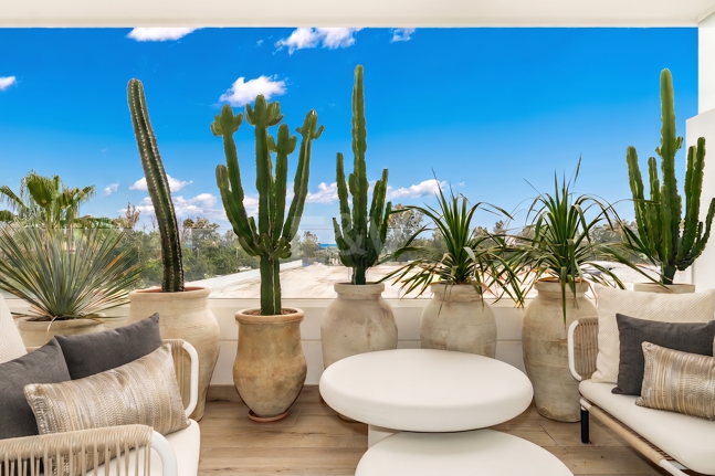 Südorientierte Wohnung mit Meerblick nahe Puerto Banús