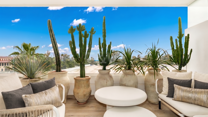 Südorientierte Wohnung mit Meerblick in Las Brisas nahe Puerto Banús
