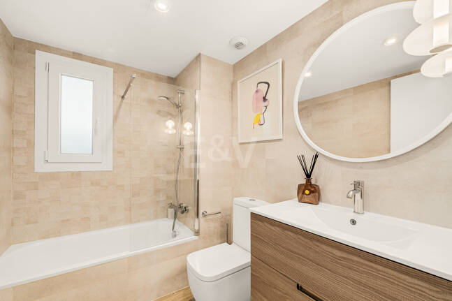 Südorientierte Wohnung mit Meerblick nahe Puerto Banús