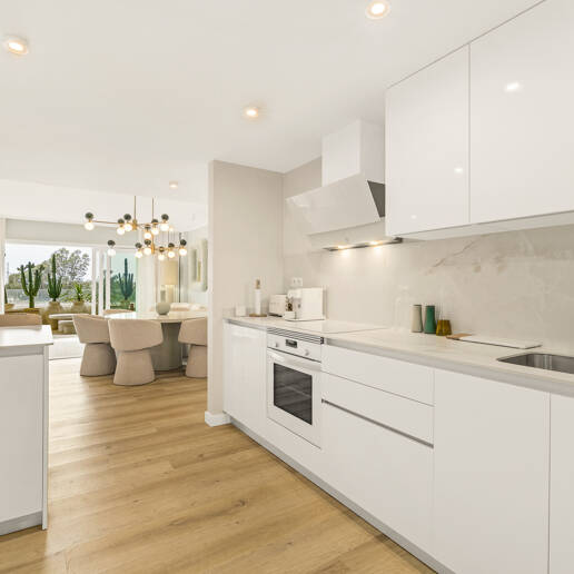 Südorientierte Wohnung mit Meerblick nahe Puerto Banús