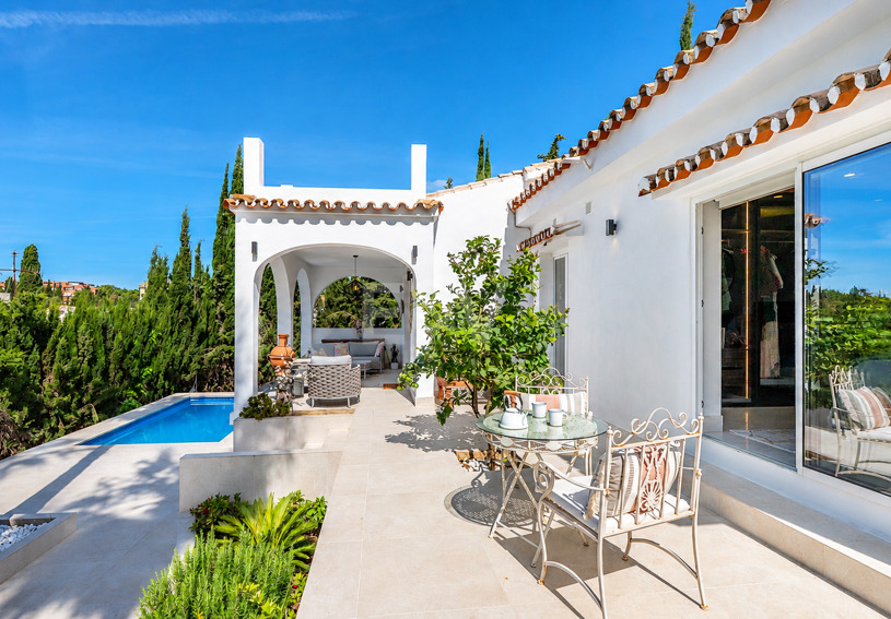 Fully Renovated Bungalow with Private Pool