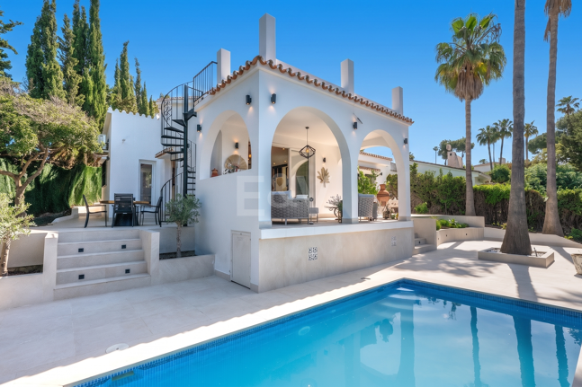 Bungaló totalmente renovado con piscina privada