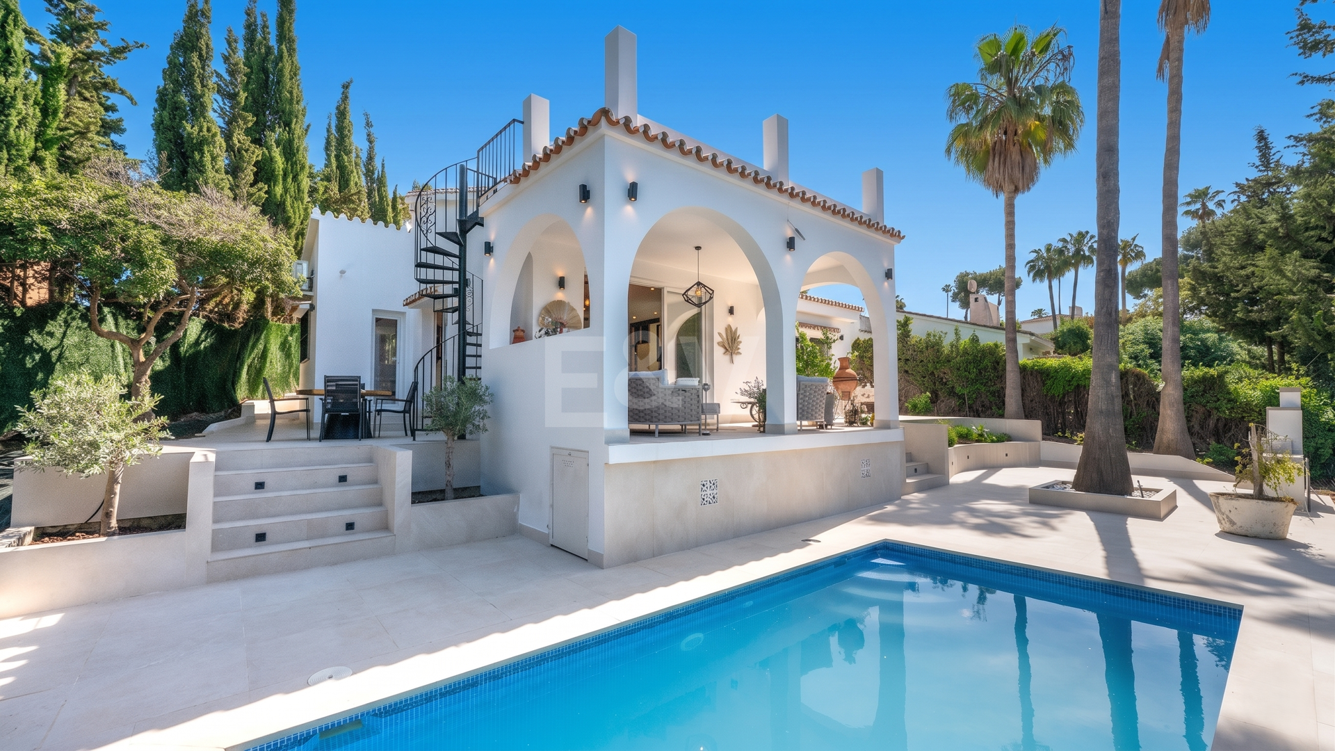 Bungaló totalmente renovado con piscina privada