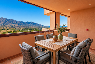 Appartement lumineux avec vue sur la mer panoramique et la montagne