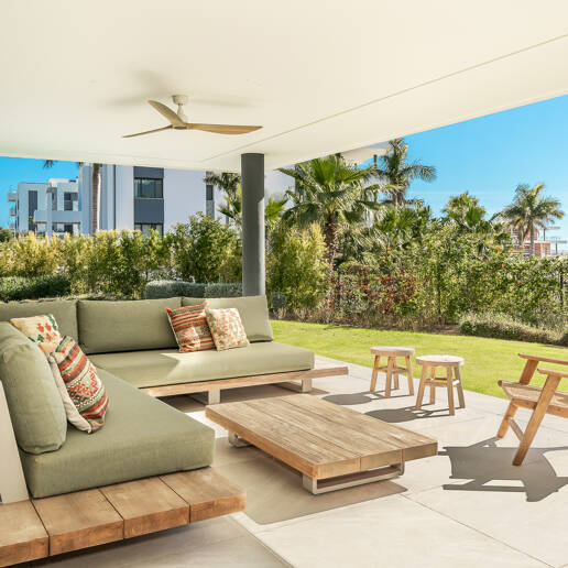 Elegante Gartenwohnung mit privatem Pool in exklusiver Resortanlage