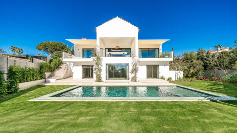 Modernes architektonisches Paradies: Individuelles Design mit Meerblick