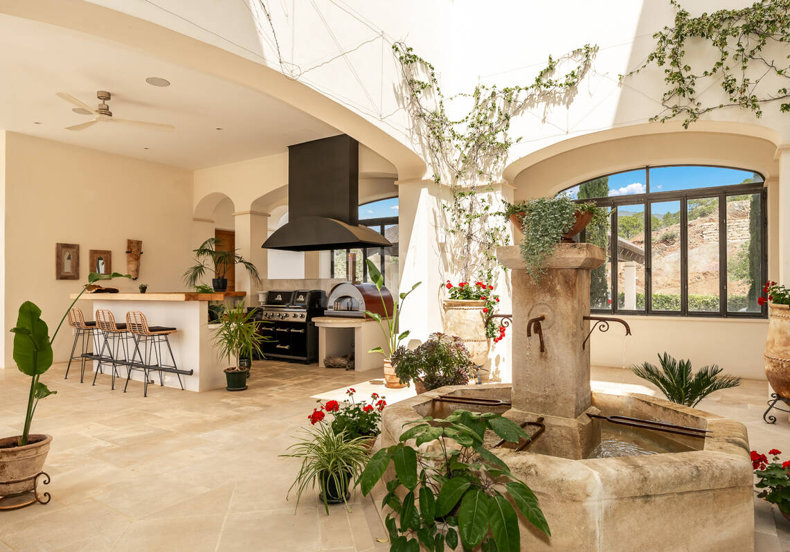 Casa Colinas: Turnkey Villa with Panoramic Sea & Mountain Views in a gated community