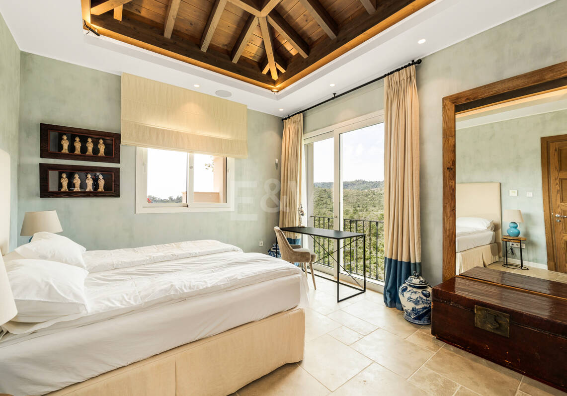 Casa Colinas: Turnkey Villa with Panoramic Sea & Mountain Views in a gated community