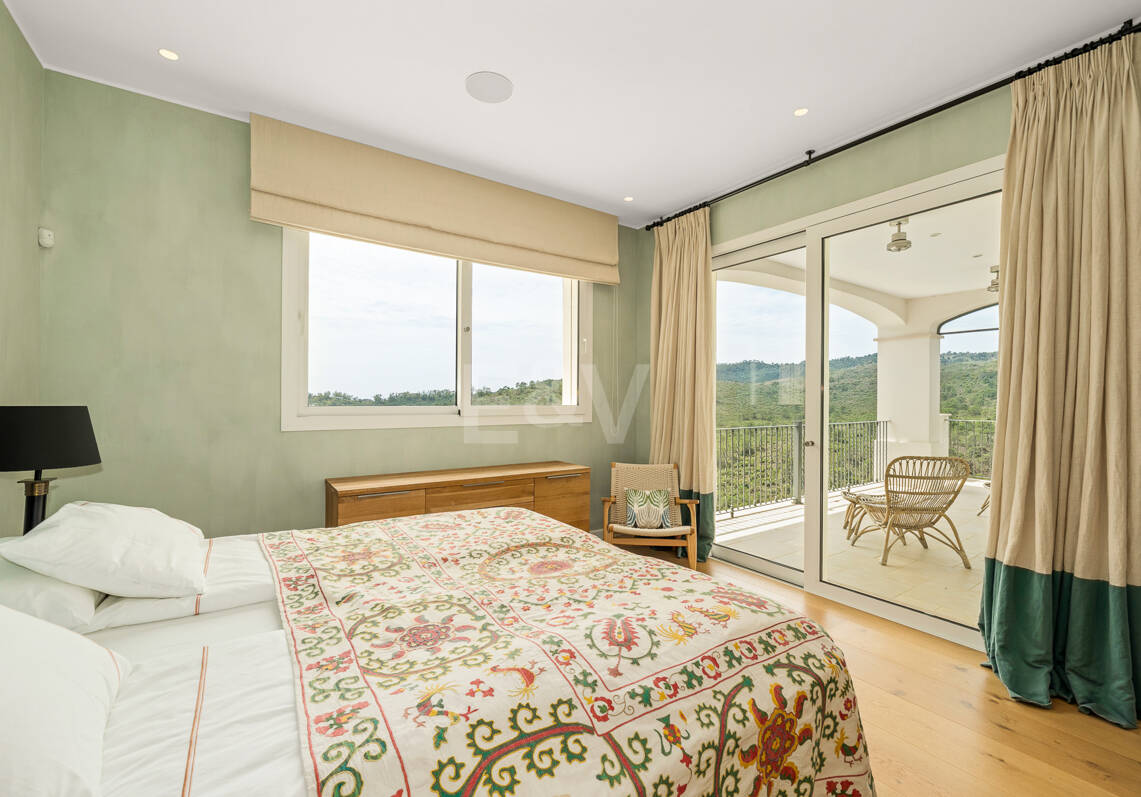 Casa Colinas: Turnkey Villa with Panoramic Sea & Mountain Views in a gated community