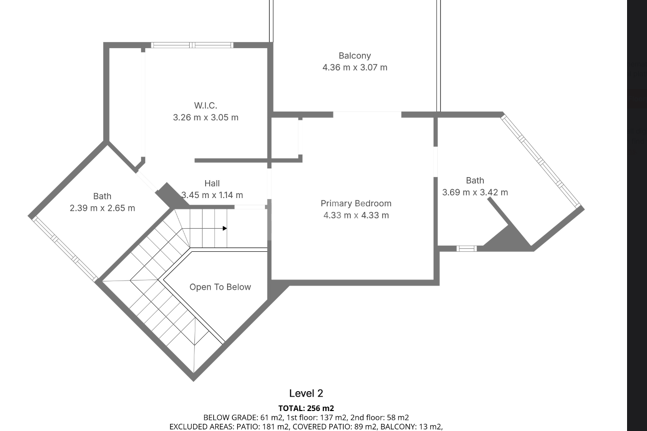 Elegante villa junto a la playa en el este de Marbella con piscina, jacuzzi, campo de golf y a un paso de los servicios