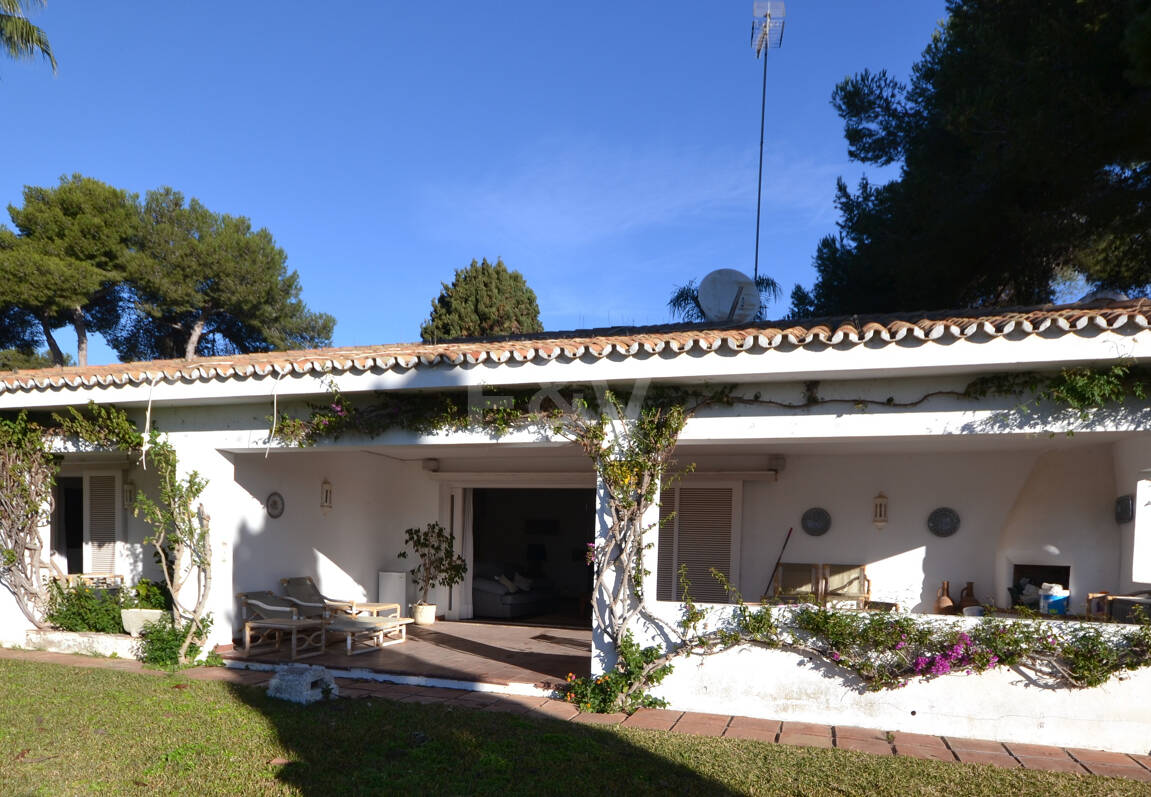 Beachfront bungalow in Los Monteros