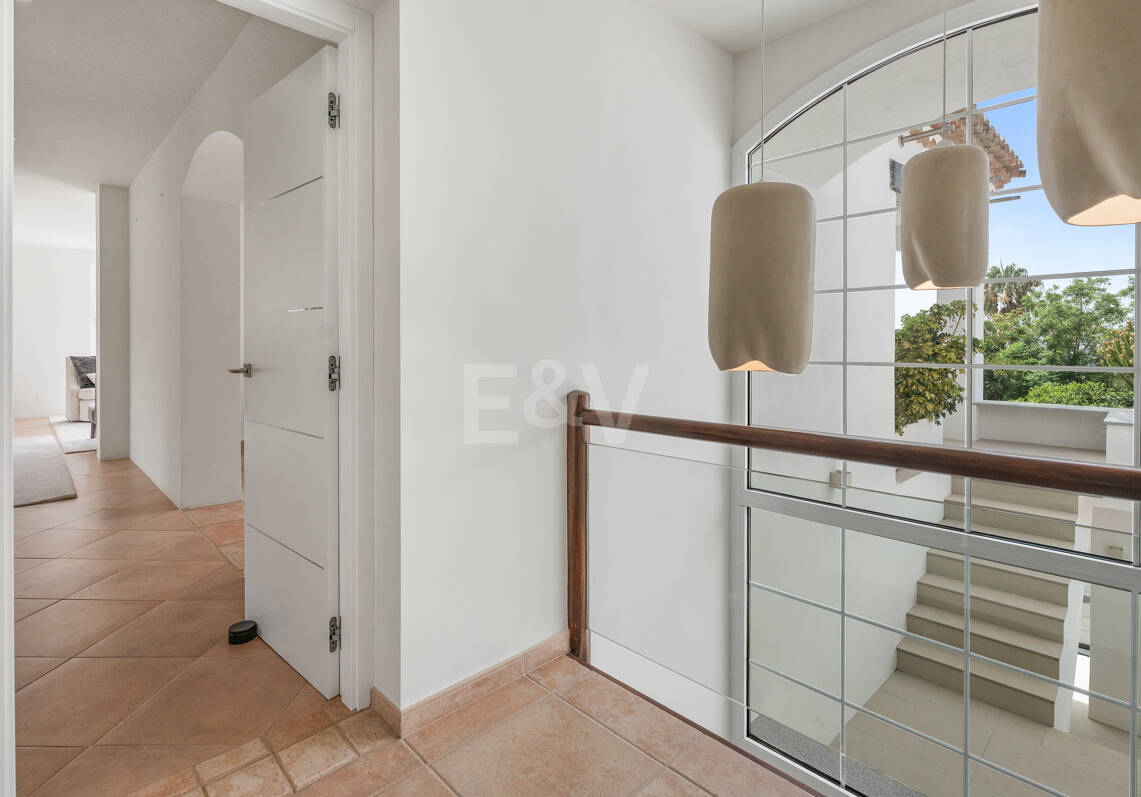 Villa familiar excepcional con vistas panorámicas al mar, cerca de la Milla de Oro de Marbella