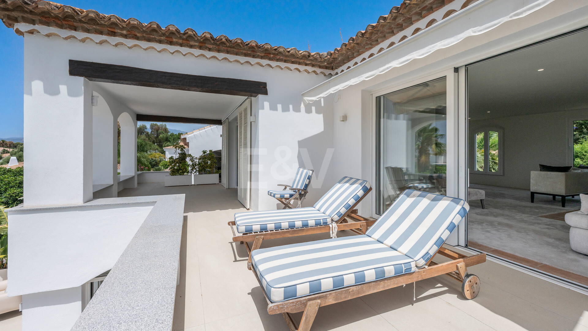 Villa familiar excepcional con vistas panorámicas al mar, cerca de la Milla de Oro de Marbella