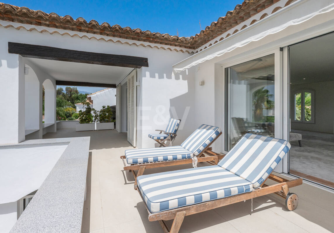 Villa familiar excepcional con vistas panorámicas al mar, cerca de la Milla de Oro de Marbella