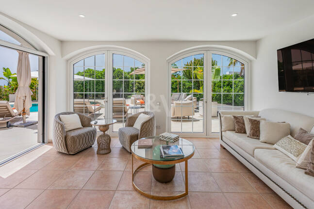 Villa familiar excepcional con vistas panorámicas al mar, cerca de la Milla de Oro de Marbella