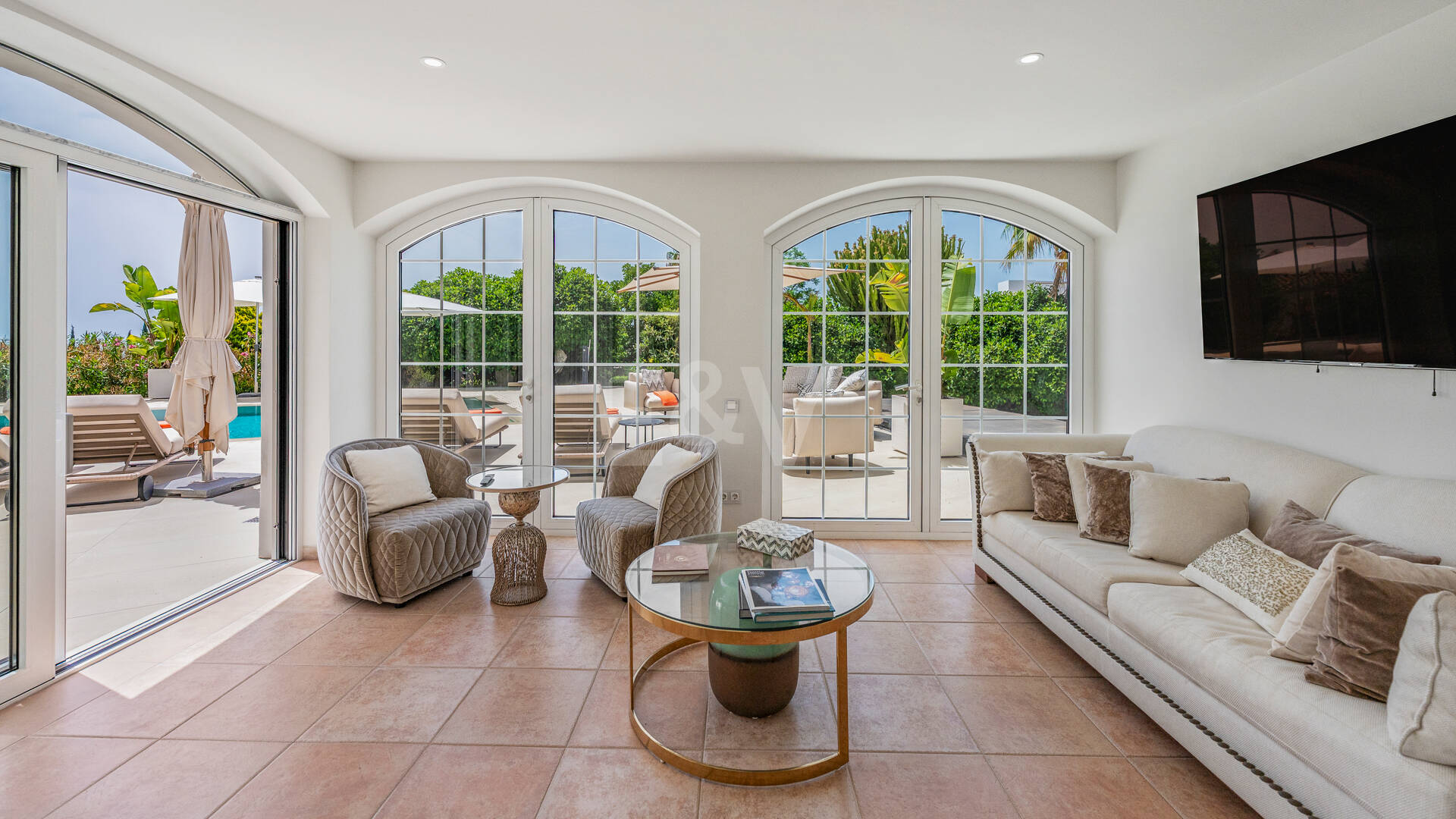 Villa familiar excepcional con vistas panorámicas al mar, cerca de la Milla de Oro de Marbella