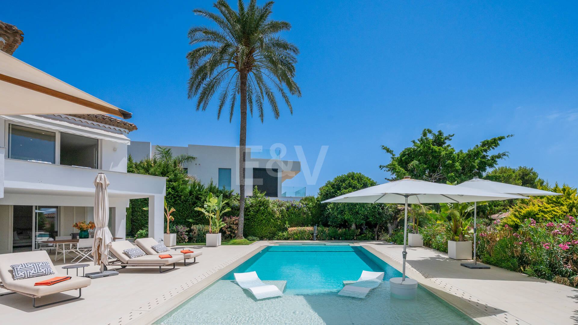 Villa familiar excepcional con vistas panorámicas al mar, cerca de la Milla de Oro de Marbella