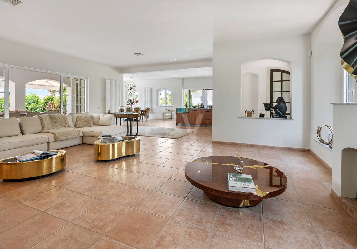 Villa familiar excepcional con vistas panorámicas al mar, cerca de la Milla de Oro de Marbella