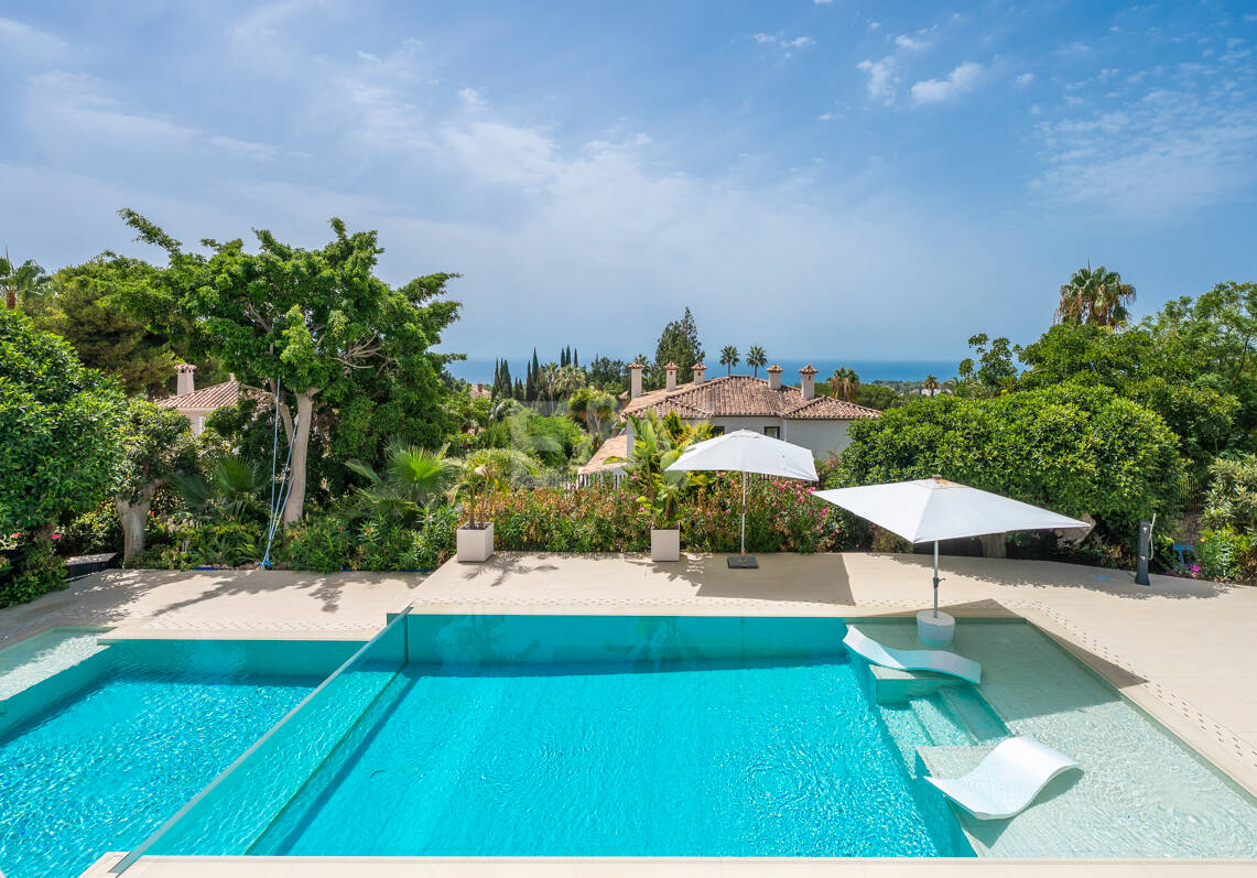 Villa familiar excepcional con vistas panorámicas al mar, cerca de la Milla de Oro de Marbella