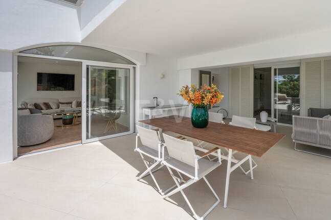 Villa familiar excepcional con vistas panorámicas al mar, cerca de la Milla de Oro de Marbella