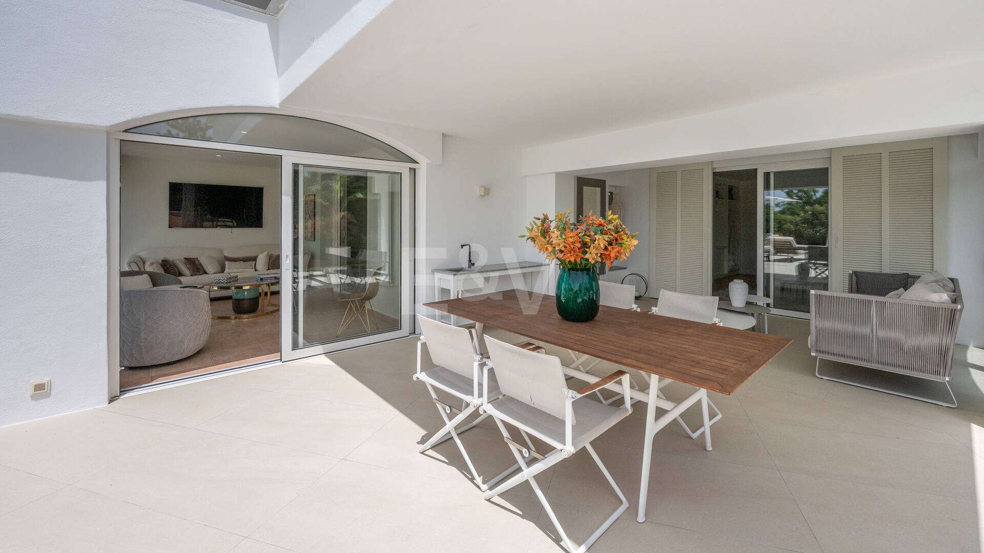 Villa familiar excepcional con vistas panorámicas al mar, cerca de la Milla de Oro de Marbella