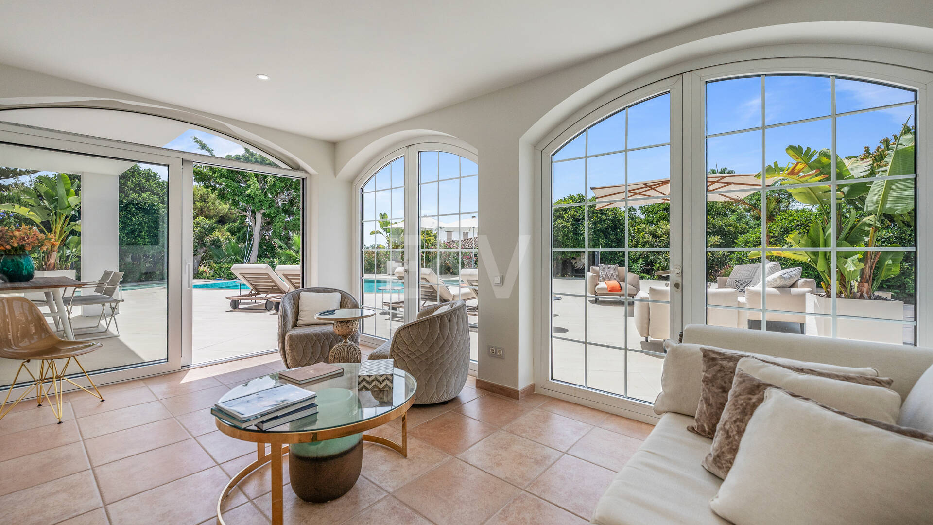 Villa familiar excepcional con vistas panorámicas al mar, cerca de la Milla de Oro de Marbella