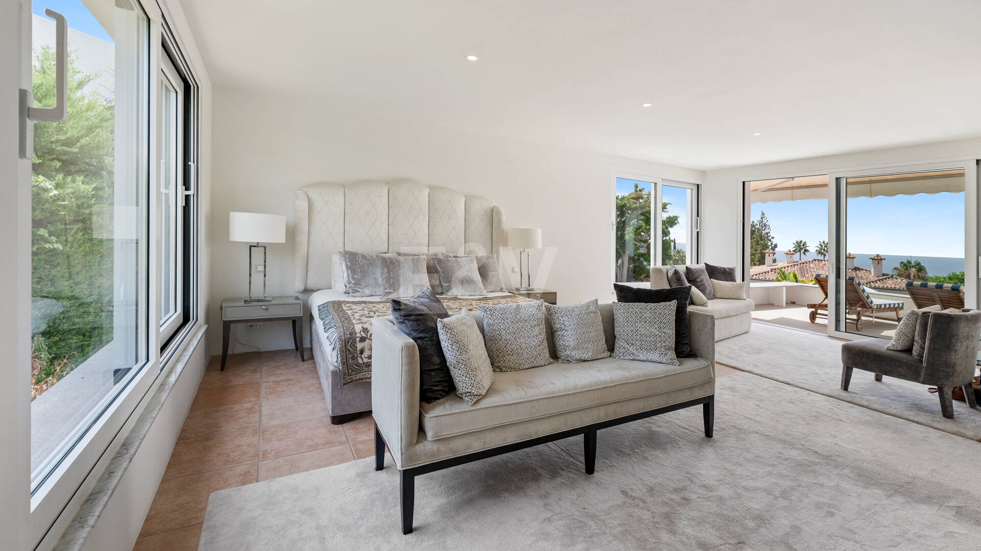 Villa familiar excepcional con vistas panorámicas al mar, cerca de la Milla de Oro de Marbella