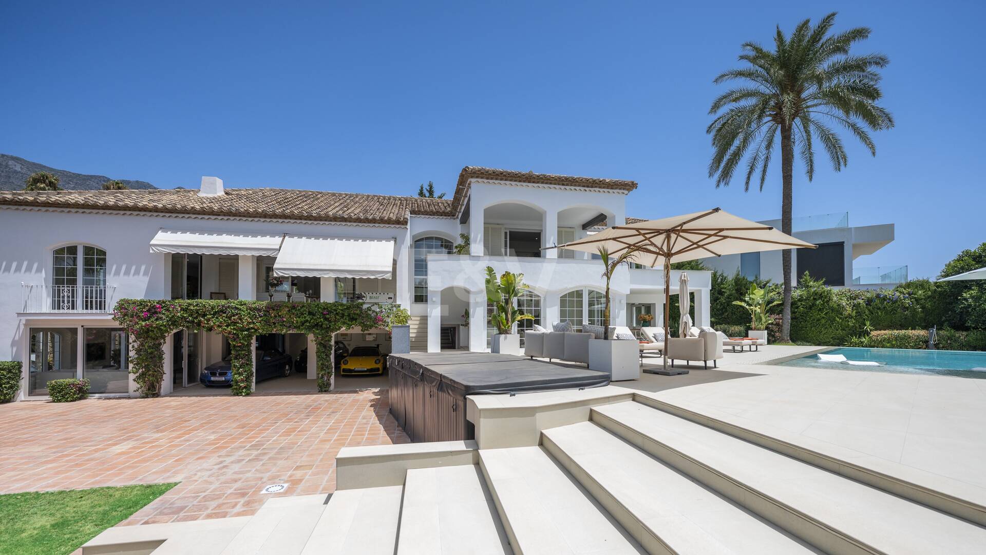 Villa familiar excepcional con vistas panorámicas al mar, cerca de la Milla de Oro de Marbella