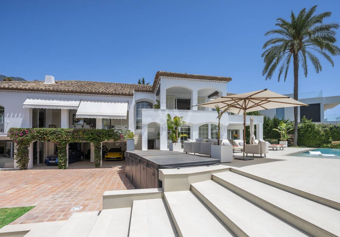 Villa familiar excepcional con vistas panorámicas al mar, cerca de la Milla de Oro de Marbella
