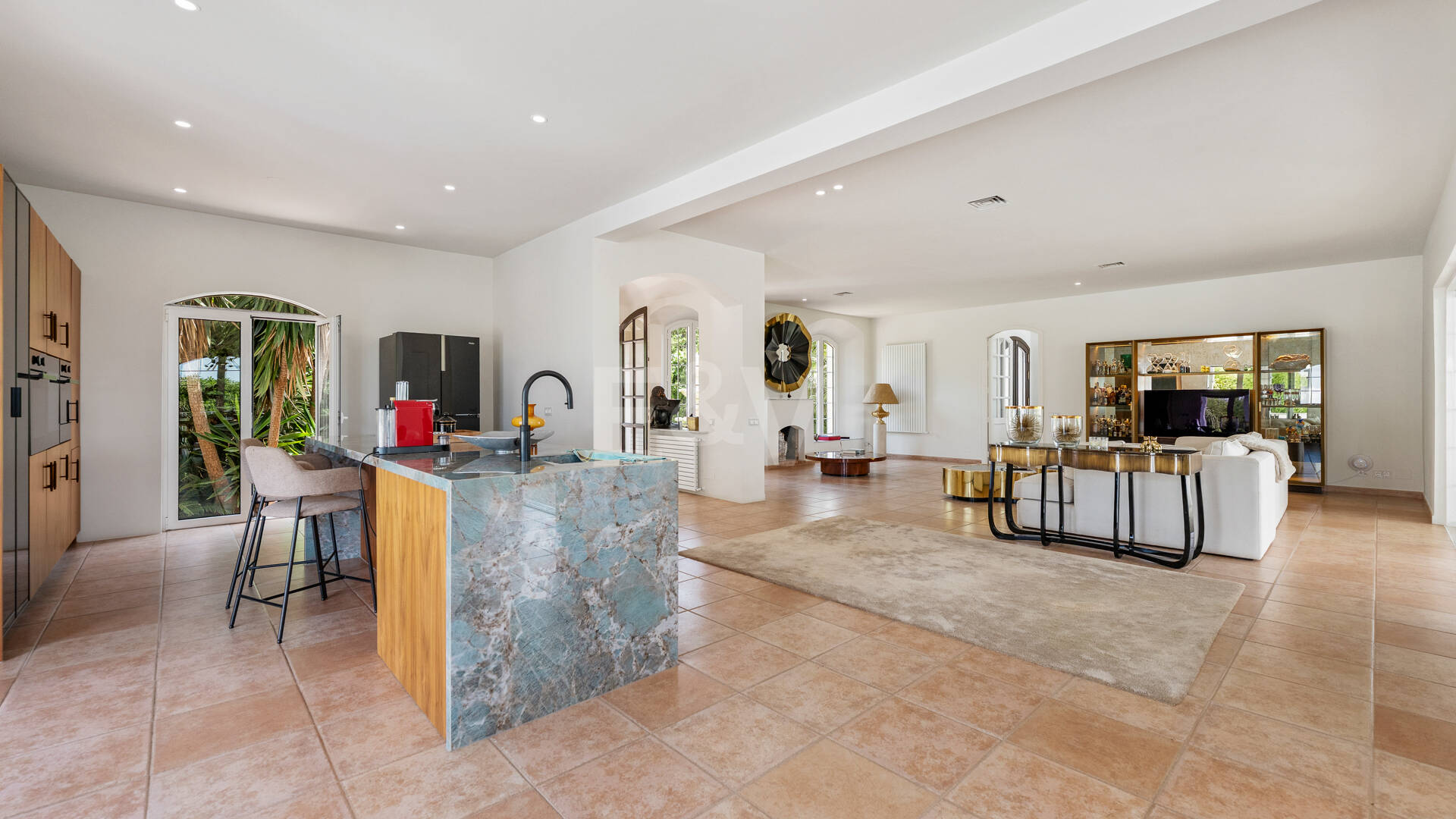 Villa familiar excepcional con vistas panorámicas al mar, cerca de la Milla de Oro de Marbella