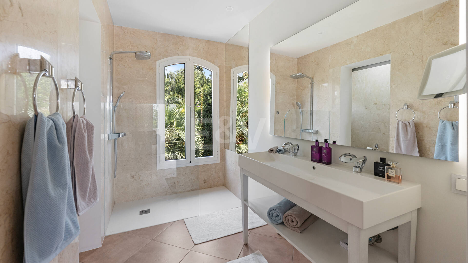Villa familiar excepcional con vistas panorámicas al mar, cerca de la Milla de Oro de Marbella